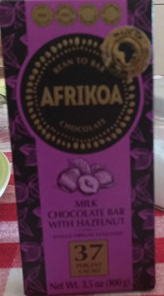 Milk Chocolate bar with hazelnut