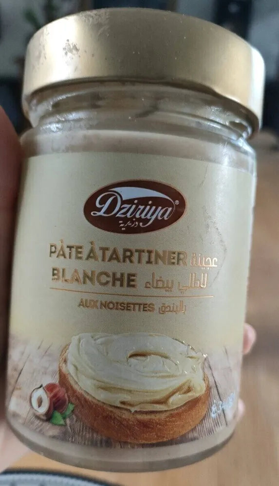 Pâte à tartiner blanche aux noisettes