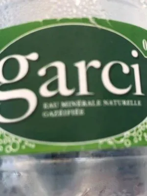 eau minérale naturelle gazeuse