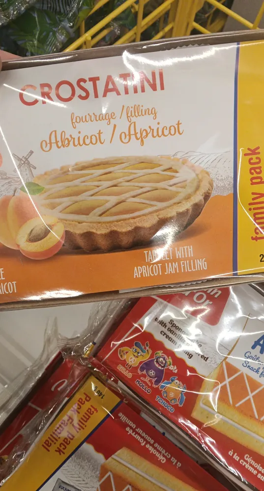 Tartelettes avec fourrage à l'abricot.