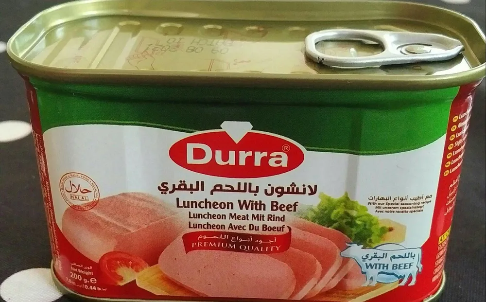 Luncheon with beef