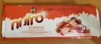 Strawberry flavoured cream wafers