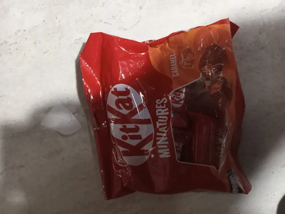 Kit Kat mini atures caramel