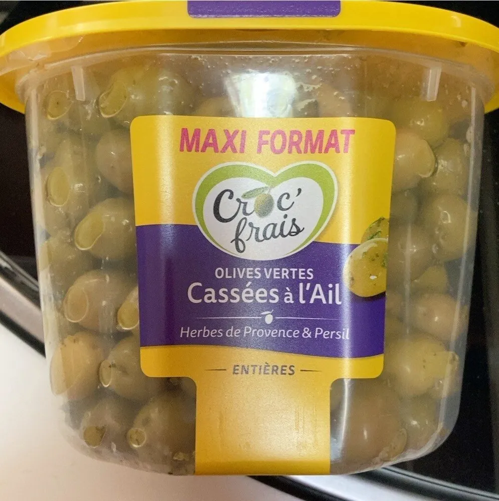 Olives vertes cassées à l’ail