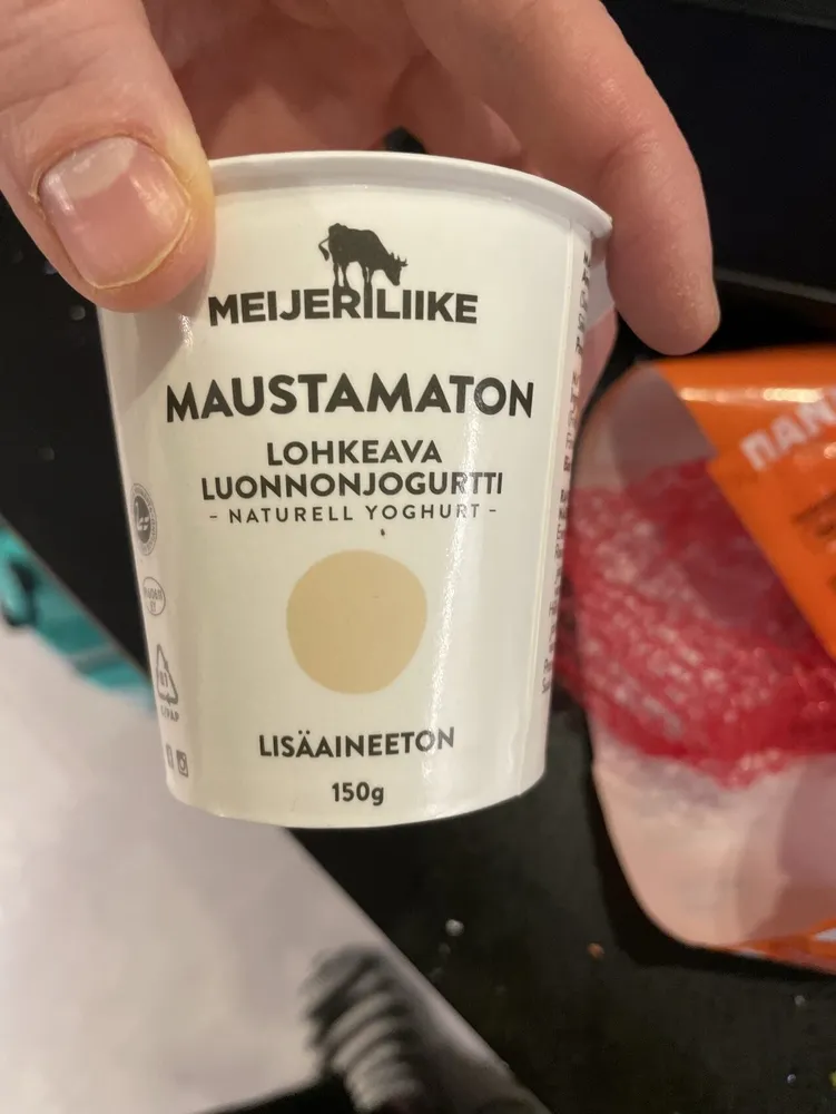 Maustamaton Lohkeava Luonnonjogurtti