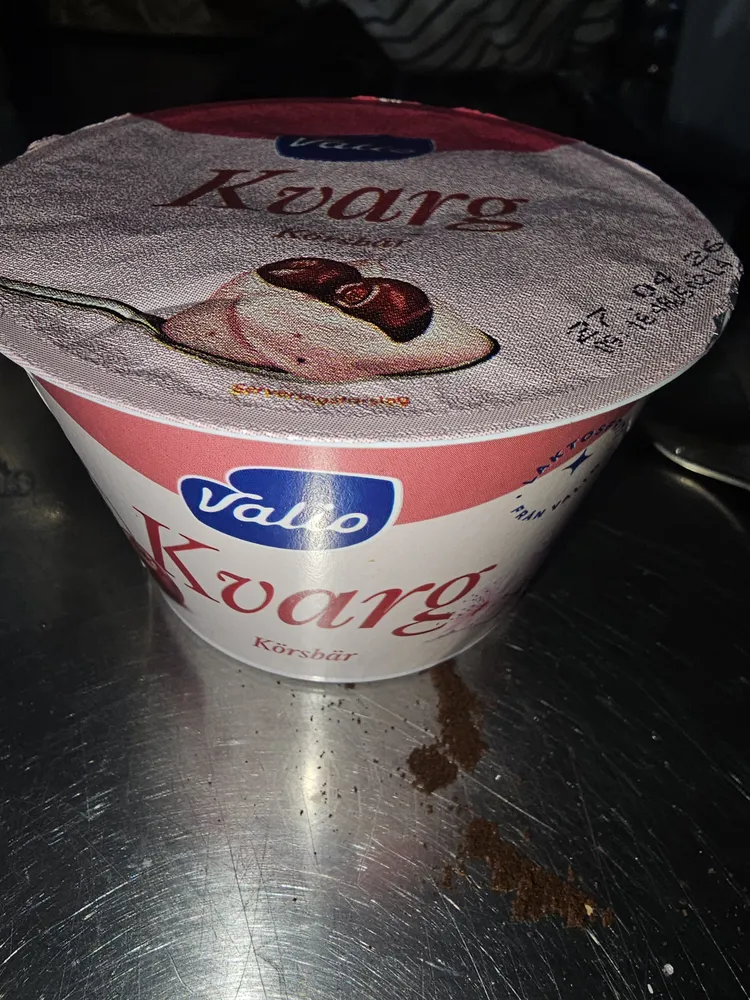 Laktosfri kvarg körsbär