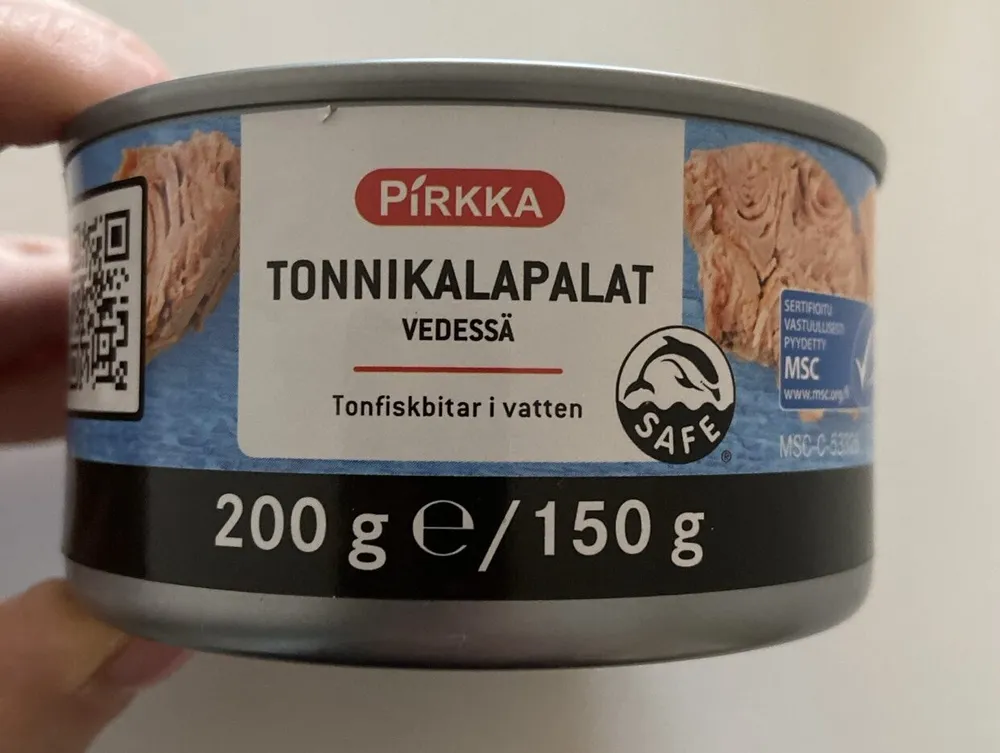 Tonnikalapalat Vedessä