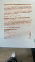 Suklaakuorrutettuja leivoskeksejä appelsiininmakuisella täytteellä