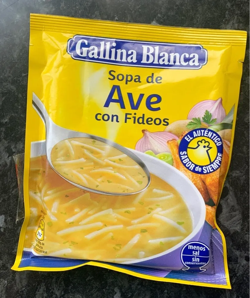 Sopa de ave con fideos