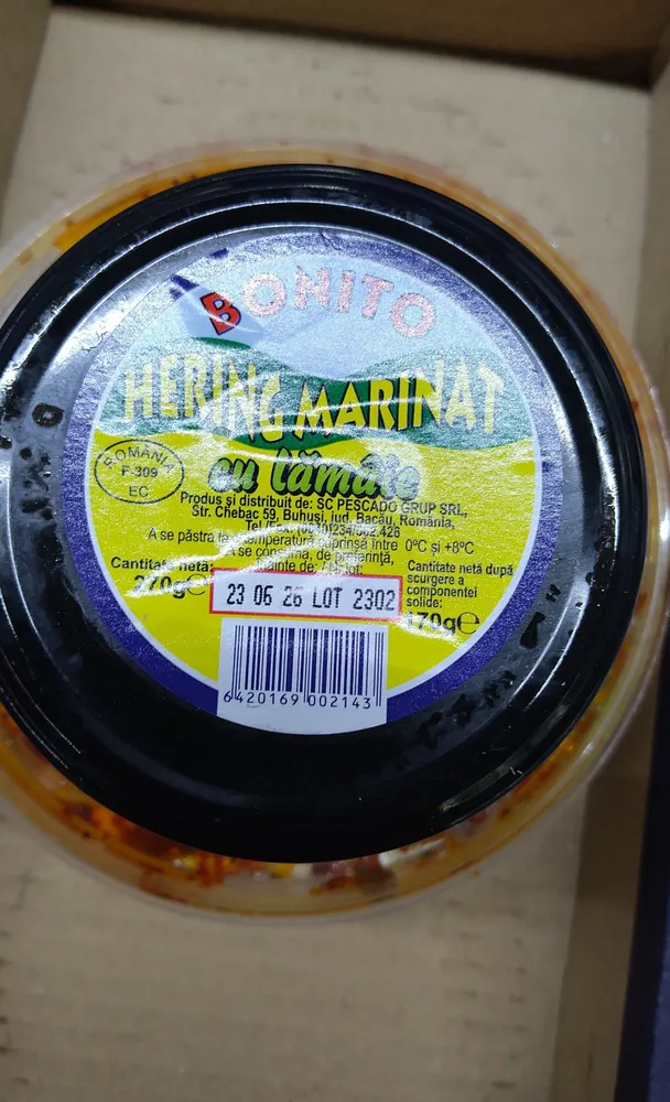 Boni hering mari cu lămâie