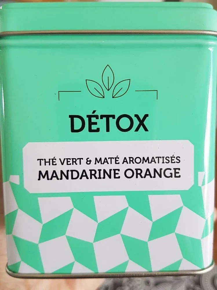 Mélange aromatisé de thé vert,maté,plantes et fruits