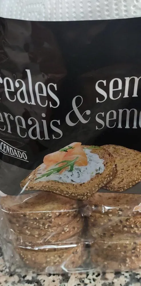 Pan tostado con cereales y semillas