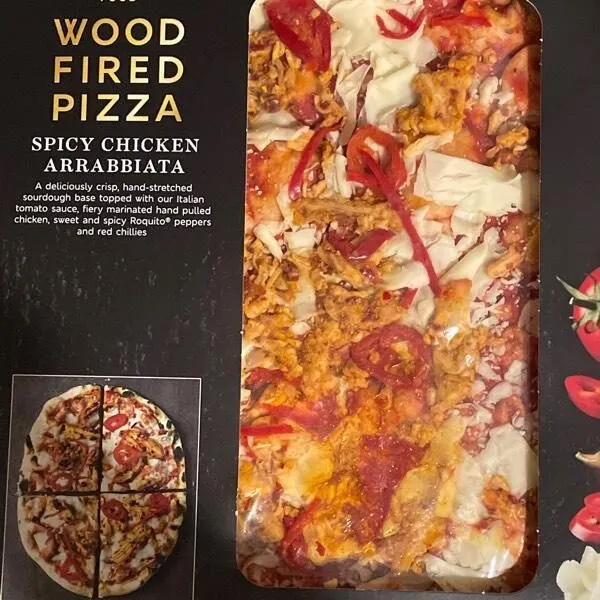 Wood fired pizza spicy chicken arrabiata
