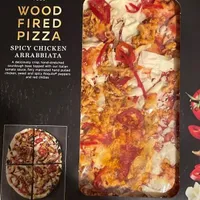 Wood fired pizza spicy chicken arrabiata