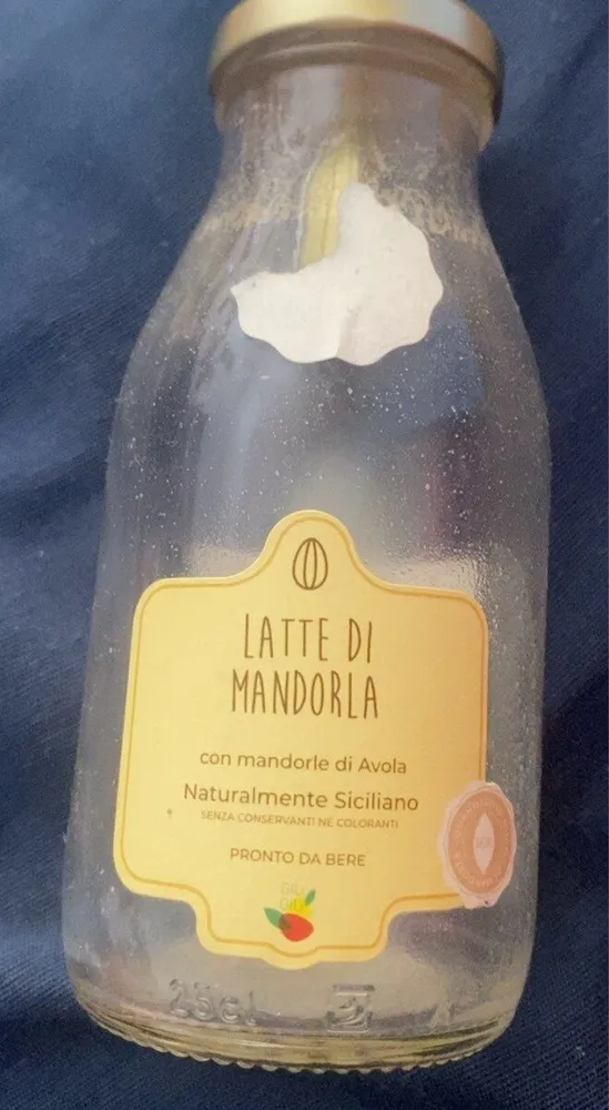 Latte di mandorla