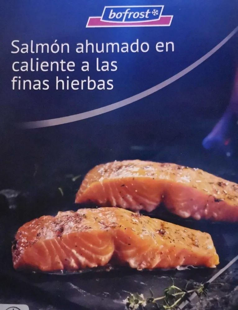 Salmón ahumado en caliente a las finas hierbas