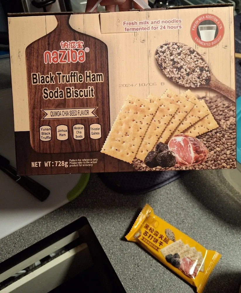 Black Truffle Ham Soda Biscuit Quinoa Chia Seed Flavor
