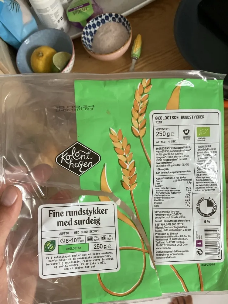 Fine Rundstykker Med Surdeig