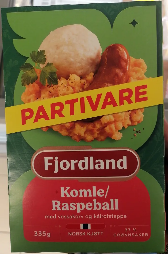 Komle / Raspeball med vossakorv og kålrotstappe