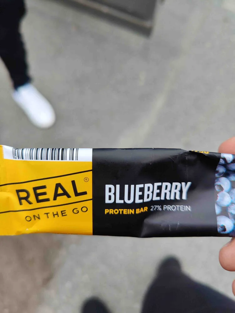Blueberry protein bar