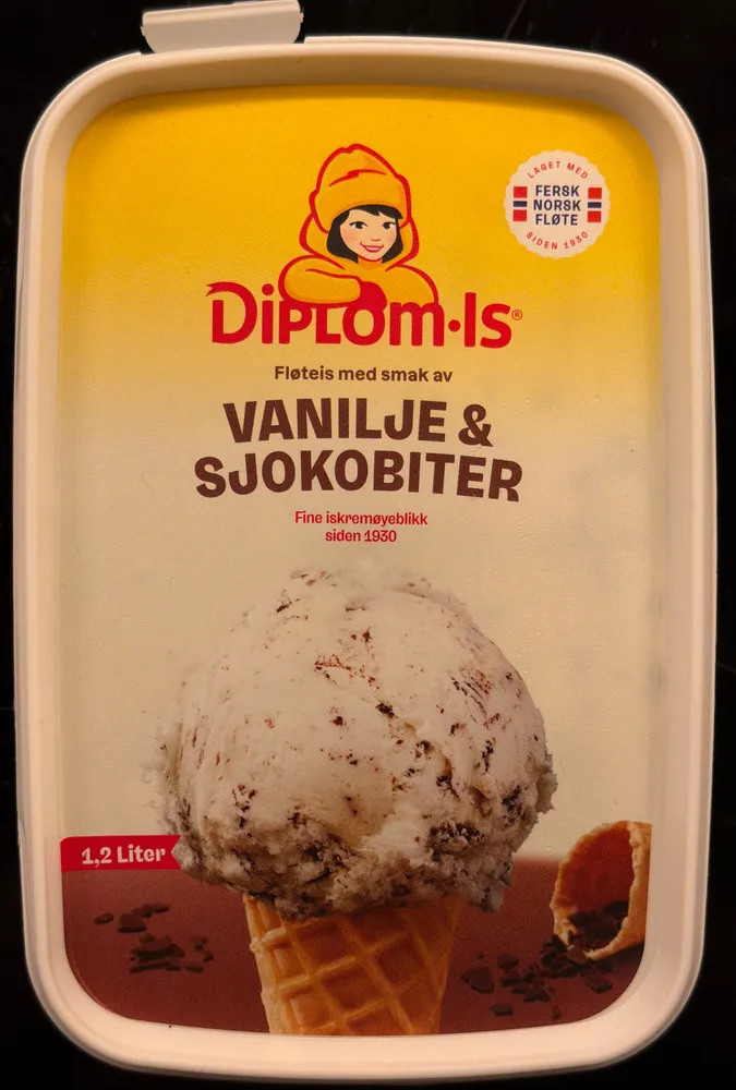 Vaniljefløteis med sjokobiter