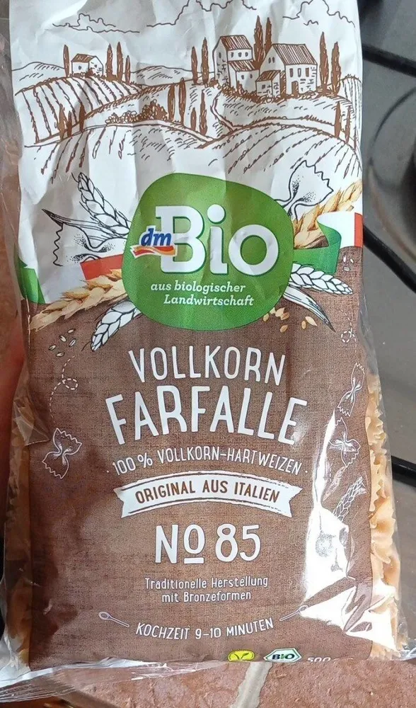 Vollkorn farfalle