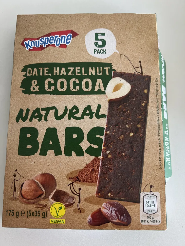 Date, hazelnut & cocoa bars