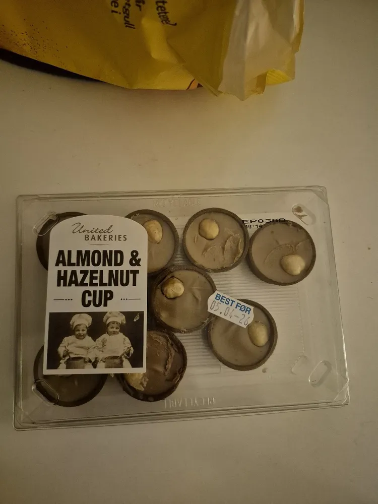 Almond & Hazelnut Cup
