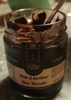 Pâte à tartiner noir noisette