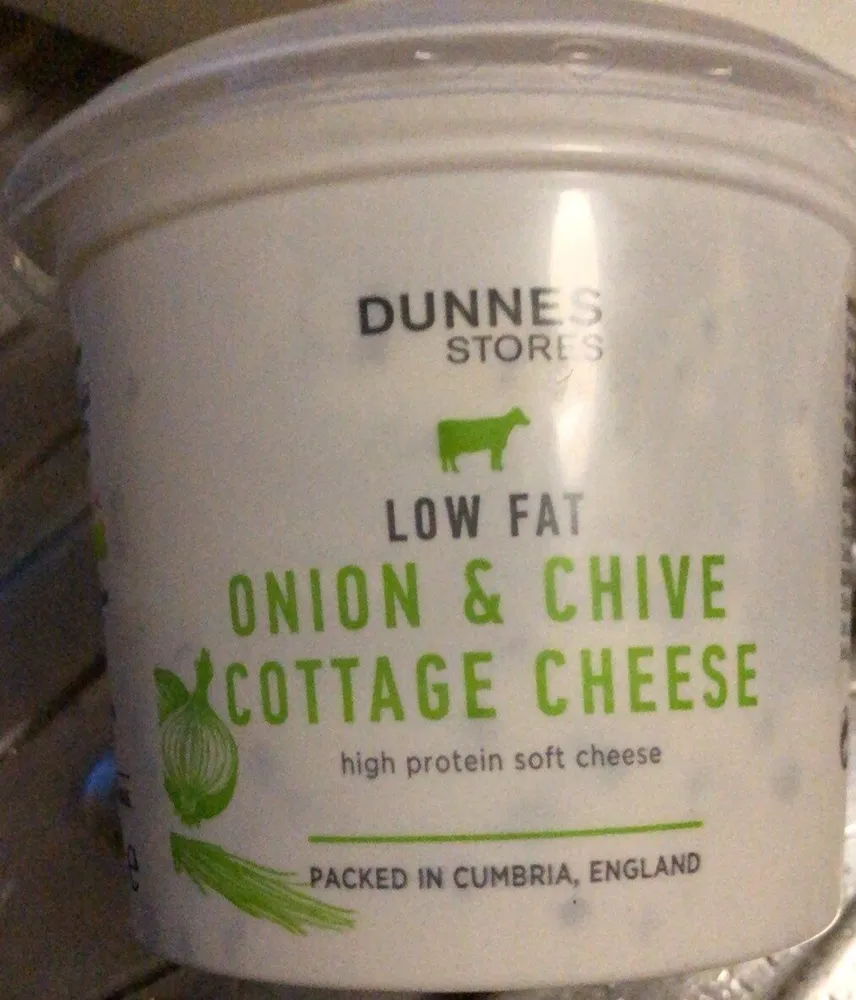 Onion and chive cottage cheese