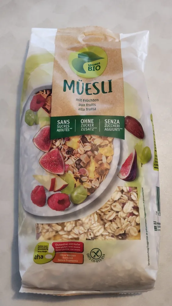 Müesli mit Früchten