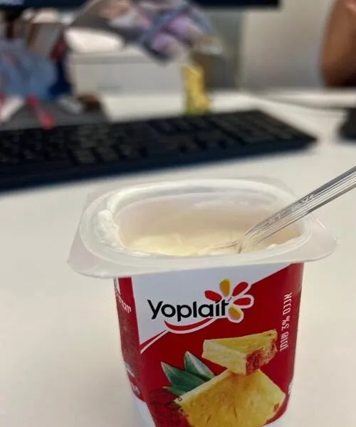 Yogurt. ananas