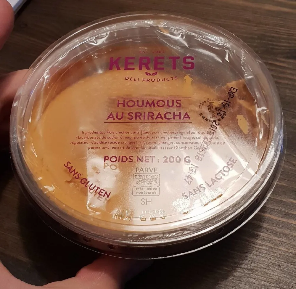 Houmous au Sriracha