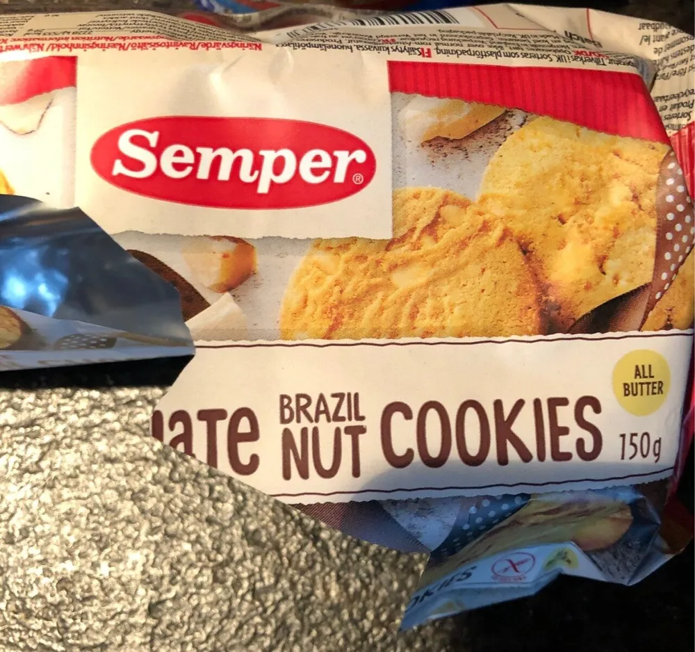 White chocolate brazil nut cookies