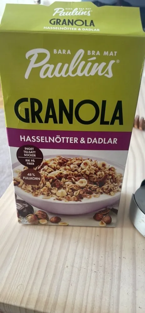 Granola hasselnötter & dadlar