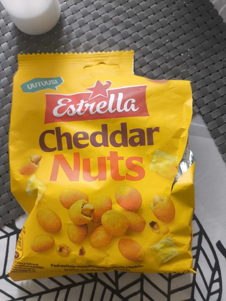 Cheddar Nuts