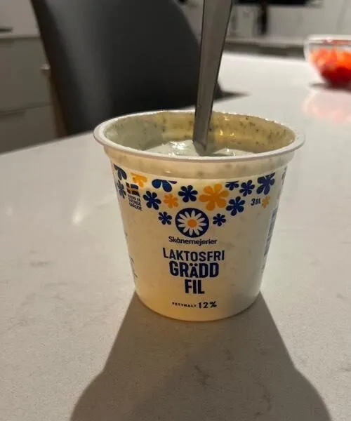 Laktosfri gräddfil