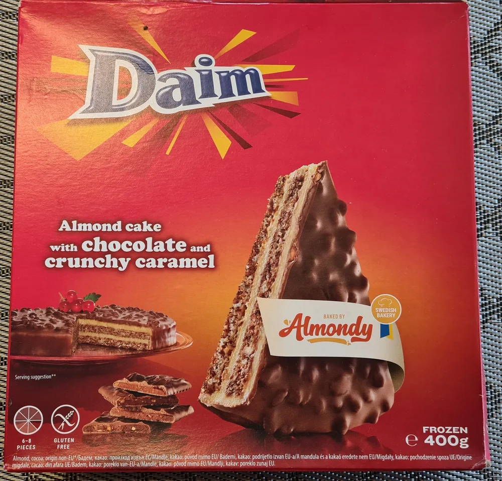 Mandulatorta csokoládéval és roppanós karamellel