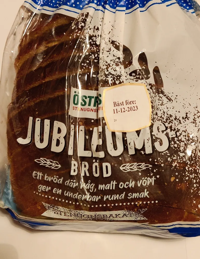 Stenugnsbakat jubileumsbröd
