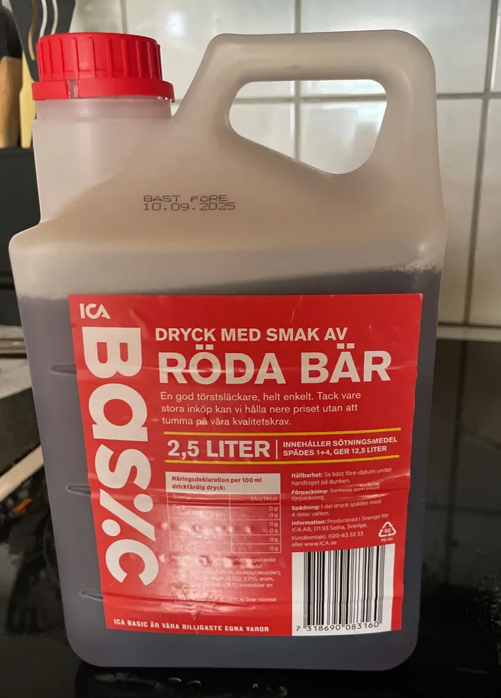 ICA BASIC Dryck med smak av RÖDA BÄR