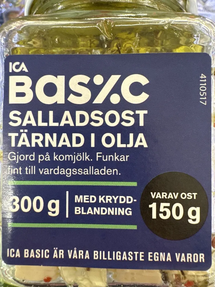 ICA Basic Tärnad salladsost i olja