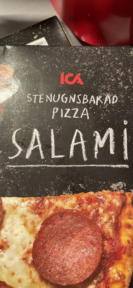 Stenugnsbakad pizza salami
