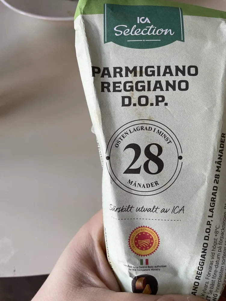Parmegiano Reggiano D.O.P. Lagrad 28 Månader