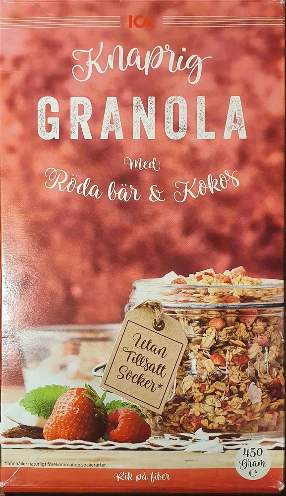 Knaprig Granola med röda bär och kokos