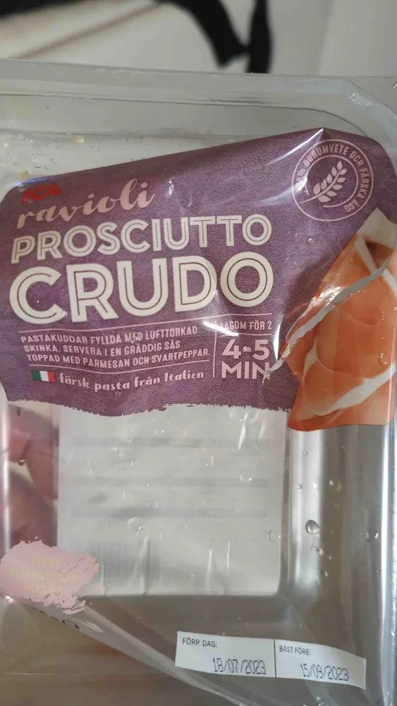 Ravioli,, prosciutto crudo