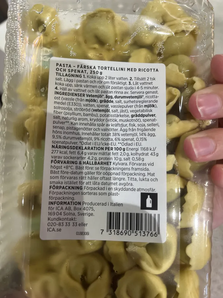 Färska tortellini med ricotta och spenat