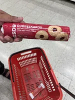 Doppelkeks mit Himbeerfüllung und Krem mit Vanillegeschmack