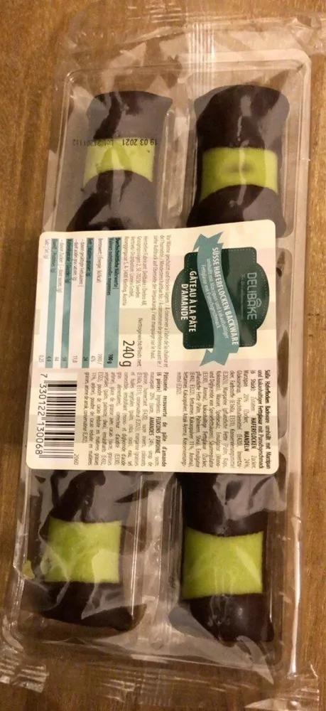 Damsugare/ gâteau à la pâte d’amande