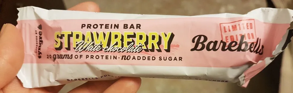 Strawberry & white chocolate protein bar