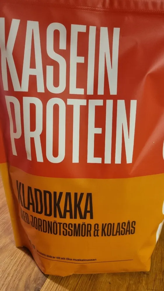 Kasein Kladdkaka Jordnötssmör & Kolasås